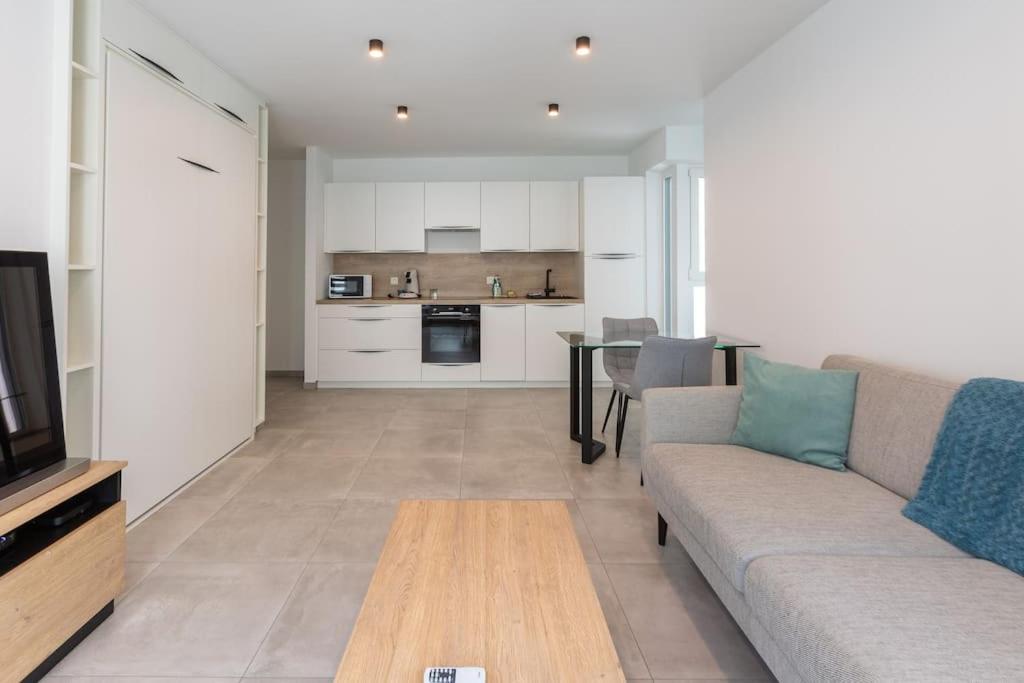 מאלמדי Superbe Appartement Avec Parking מראה חיצוני תמונה